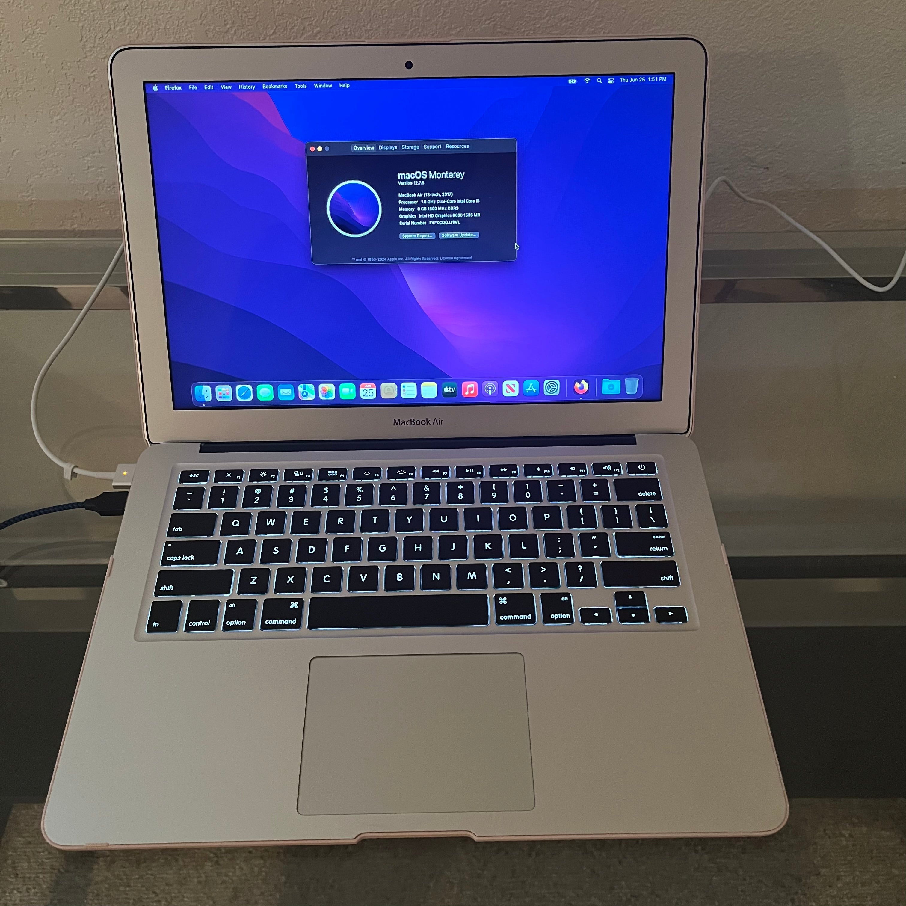 Macbook Air 2017 13 inch i5 8gb Ram 256gb Hard Drive